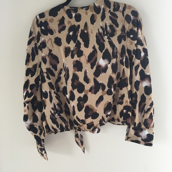 🔥HP🔥 1 LEFT MADISON Leopard print top - Picture 8 of 8